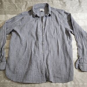 Universal Thread Blue and White Striped Casual Button Down Shirt